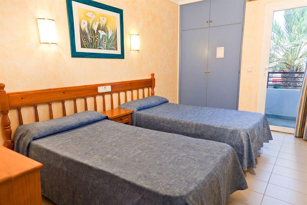 Coral Star Hotel Sant Antoni de Portmany Dış mekan fotoğraf